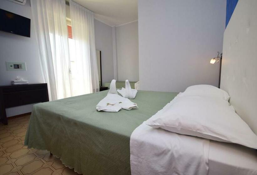 اتاق استاندارد سه نفره, Como