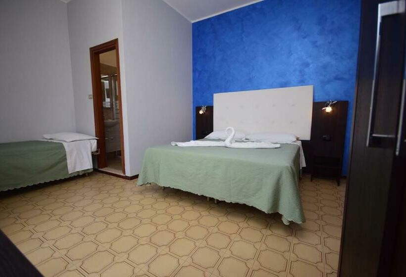 اتاق استاندارد سه نفره, Como