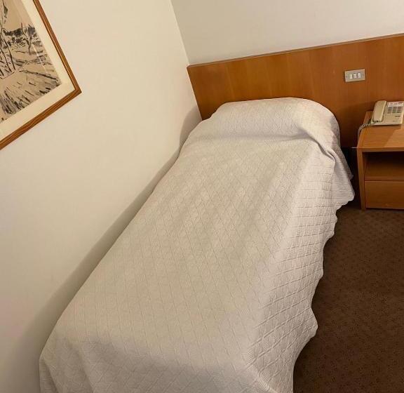 חדר סטנדרט יחיד, Due Mori