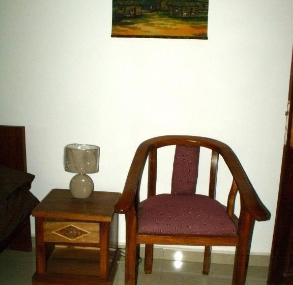 اتاق لوکس با تراس, Iarimbato