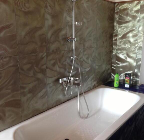 اتاق لوکس, Iarimbato