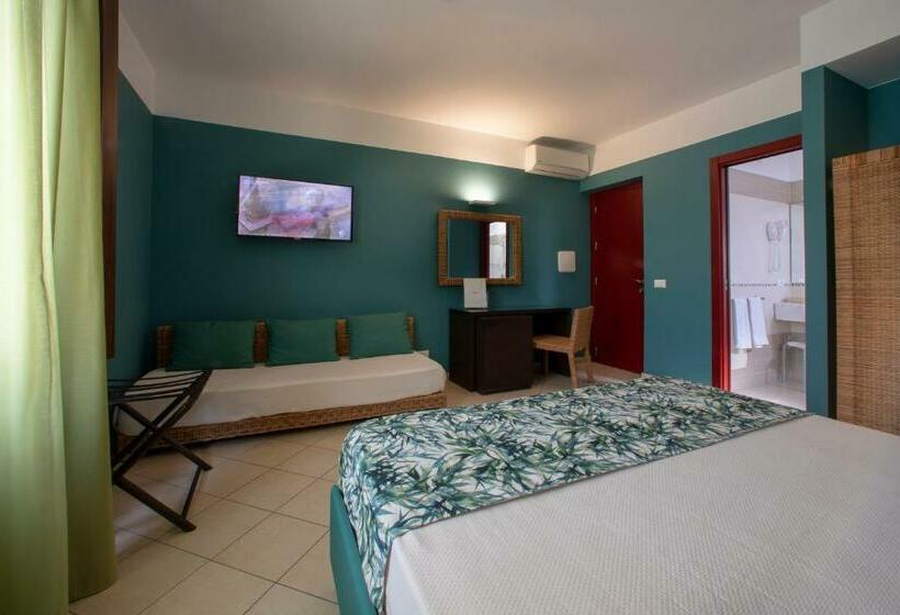 스탠다드 트리플 룸, Insula