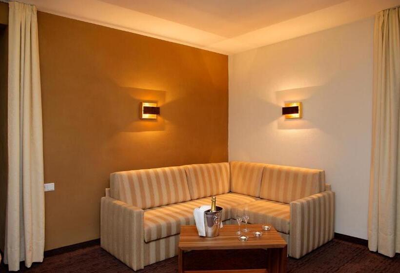 家庭套房, Madatsch