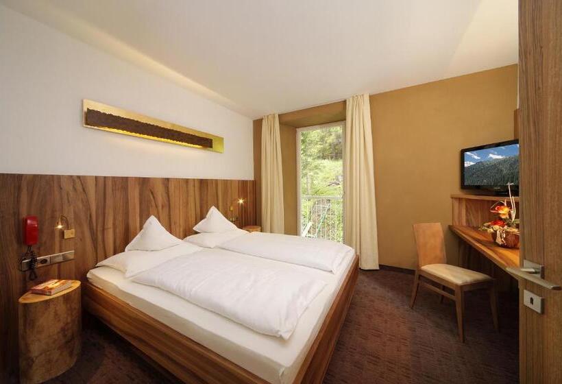 家庭套房, Madatsch