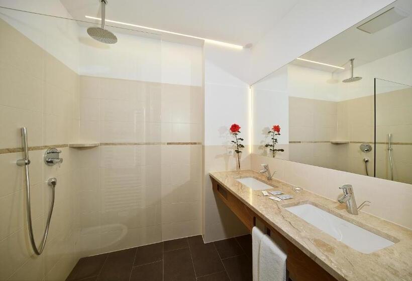 Family Suite, Madatsch