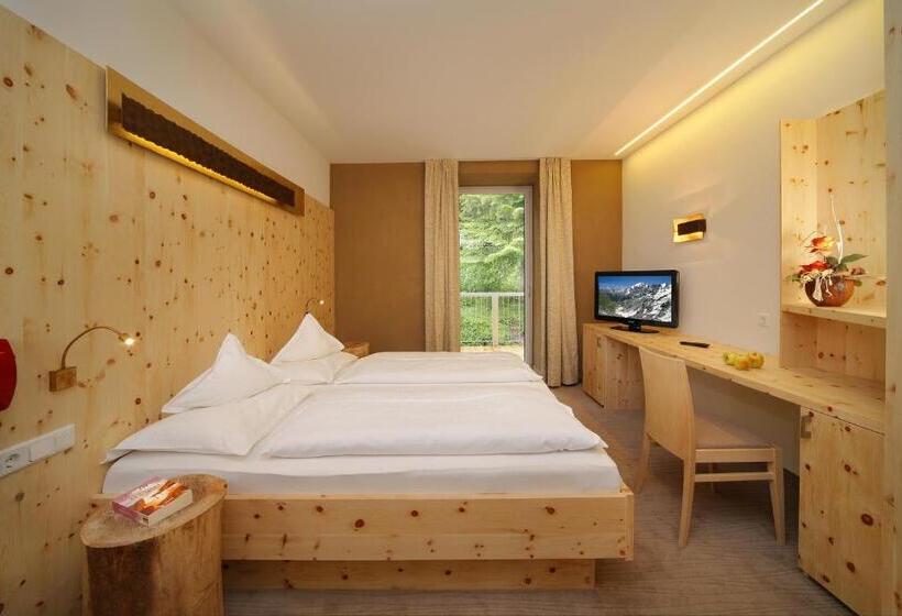 标准房带园景, Madatsch