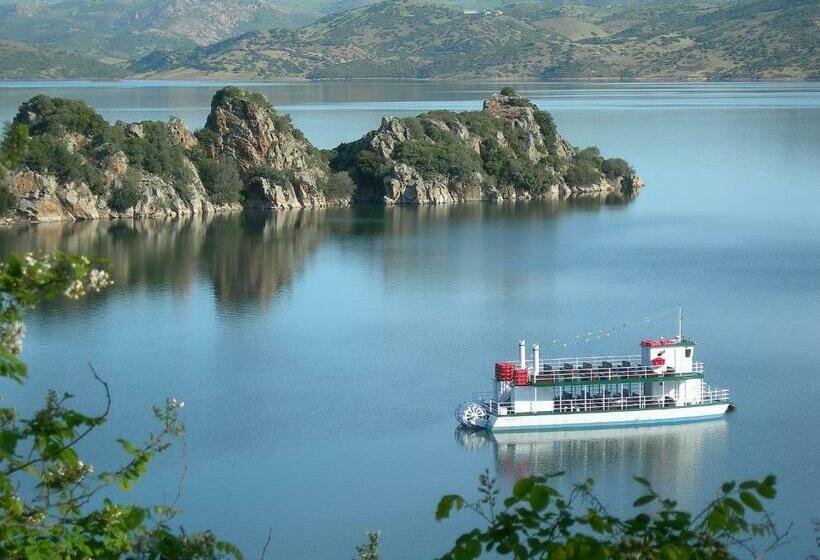 غرفة قياسية ثلاثية, Omu Axiu