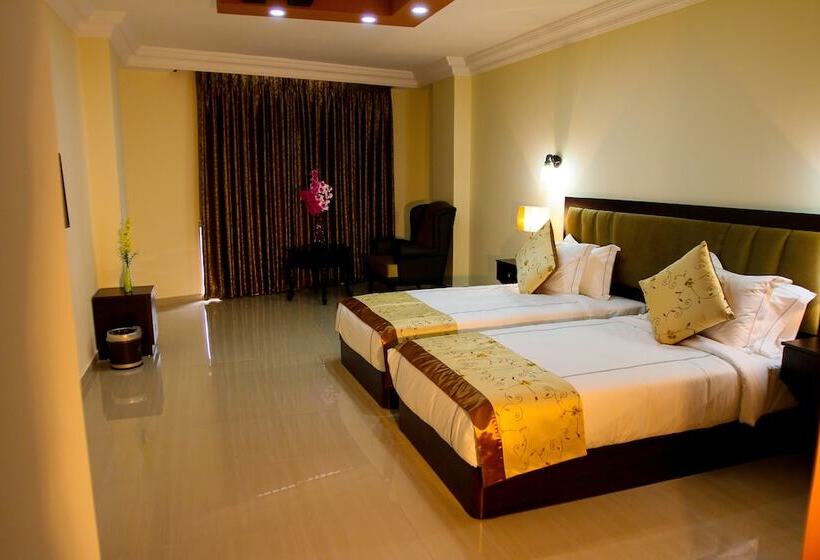 Standard Room, Queen Plaza