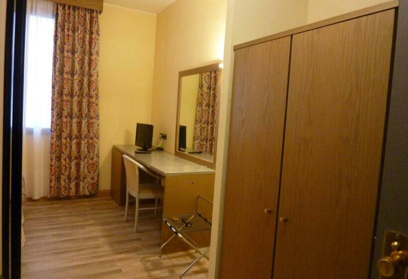 חדר סטנדרט, Raffaello Venice