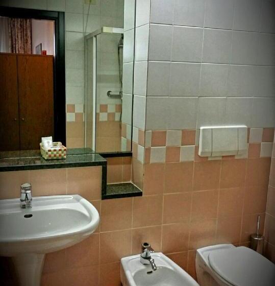 חדר סטנדרט לשלושה, Raffaello Venice