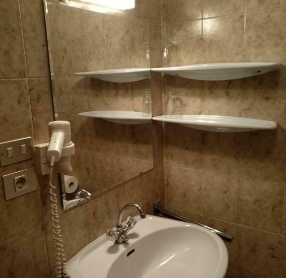 标准三人间, Rainhof