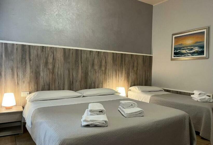 이코노미 룸, Renata