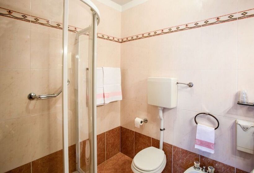 اتاق استاندارد سه تخته با بالکن, Romagna