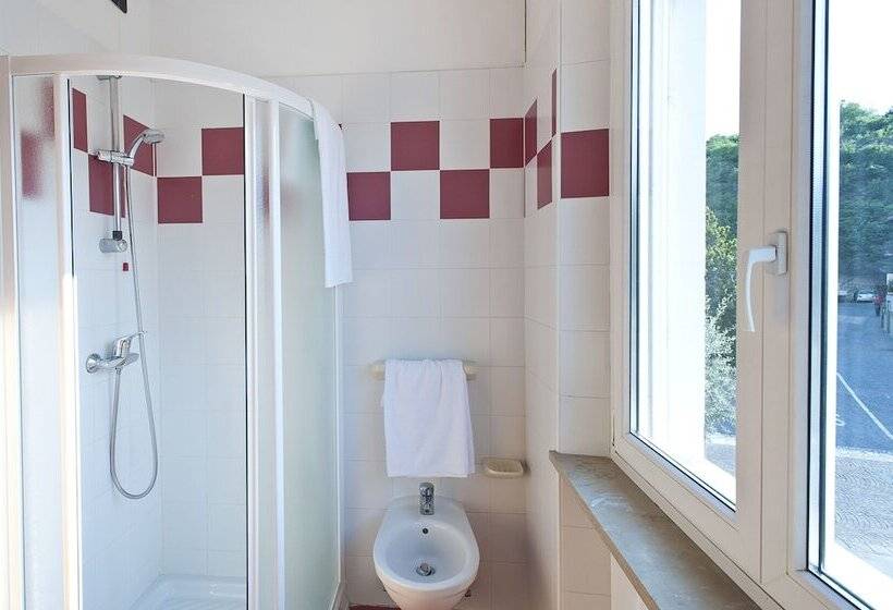 Quarto Triplo Estandar, Rubino