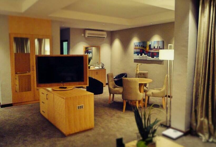 سوییت اجرایی, The Grand Palace