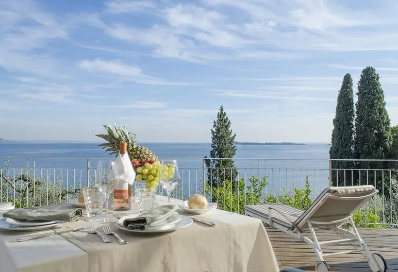 デラックススイート, Villa Florida & Suite Apartments