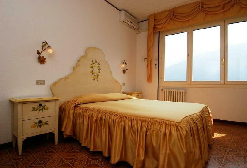 Номер Стандарт Вид на Озеро, Villa Margherita