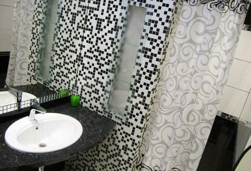 استودیوی استاندارد, Vvp Club