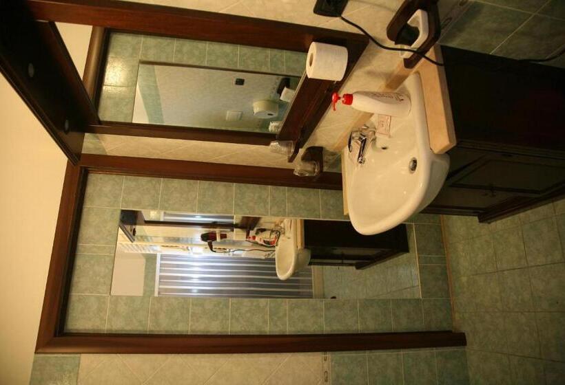 غرفة إقتصادية, Residence Angelica