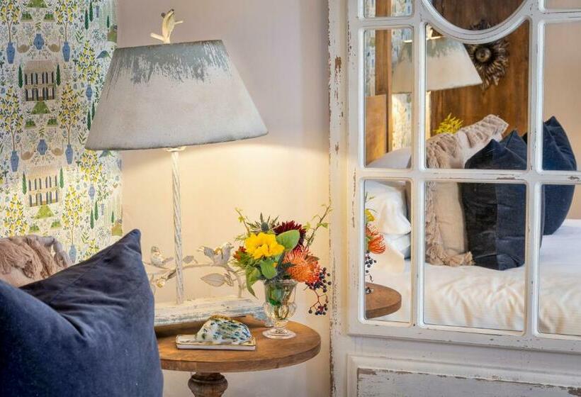 اتاق استاندارد, Relais Ortaglia