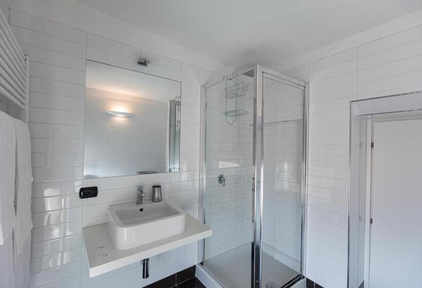 Апартаменты 2 Спальни, Stresa Residence