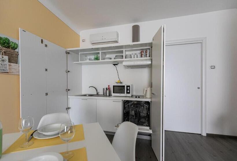 Апартаменты 1 Спальня, Stresa Residence