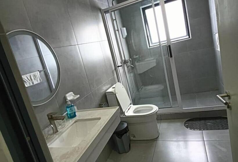 اتاق خانوادگی, City Centre