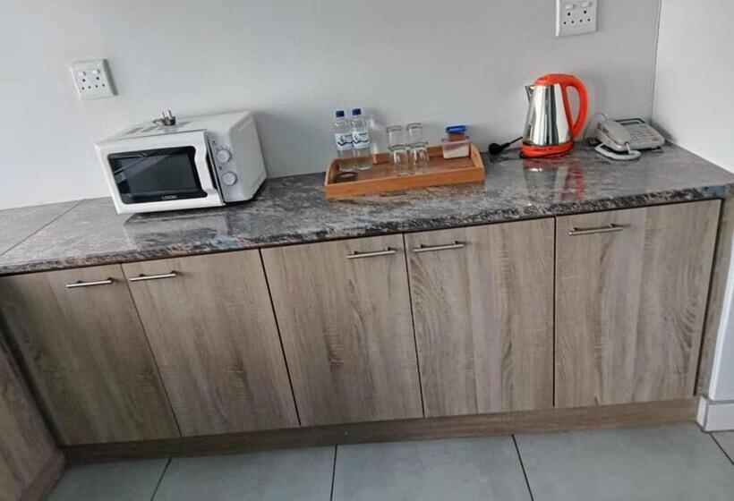 اتاق استاندارد با سرویس بهداشتی مشترک, City Centre