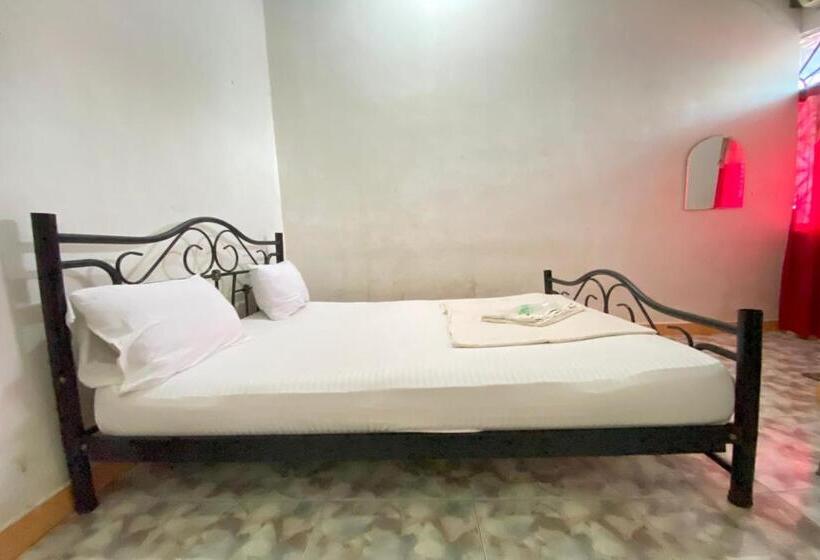 标准间, Oyo 93781 Hotel California 2