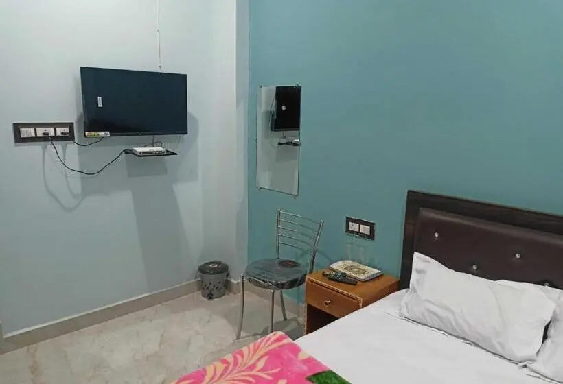 Triple Classic Room, Narayan Inn
