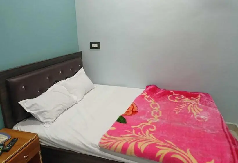 Triple Classic Room, Narayan Inn