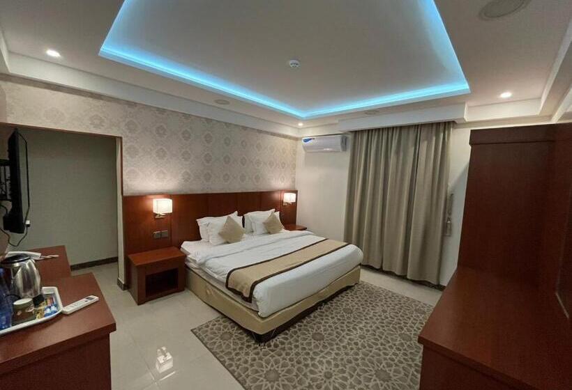 标准工作室, هاوس إن House Inn