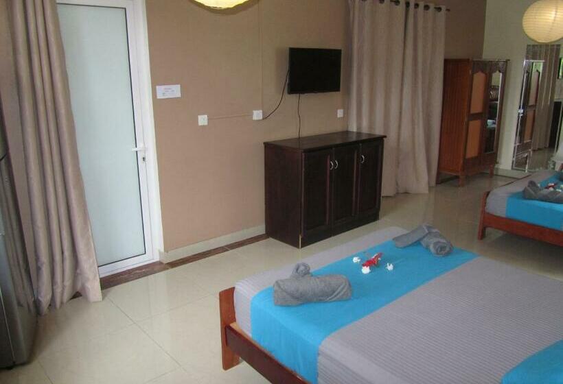 اتاق خانوادگی, Lariad Bnb