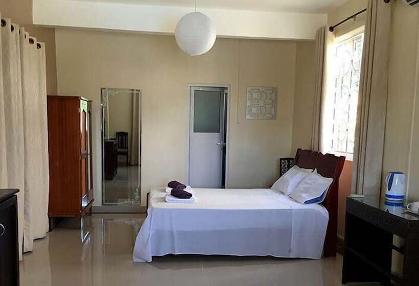 اتاق خانوادگی, Lariad Bnb