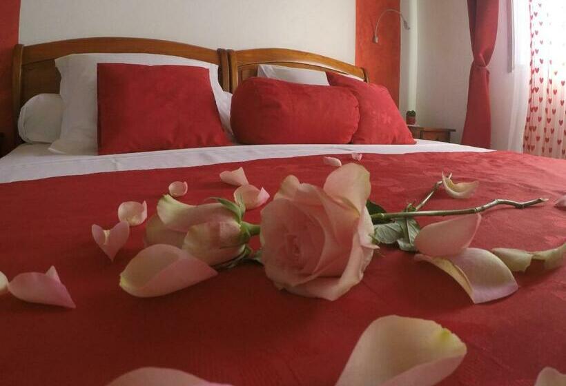 اتاق خانوادگی, Orky Mel