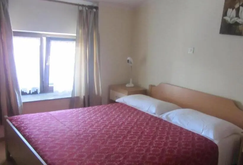 اتاق اکونومی, Rooms Pri Lovrižu