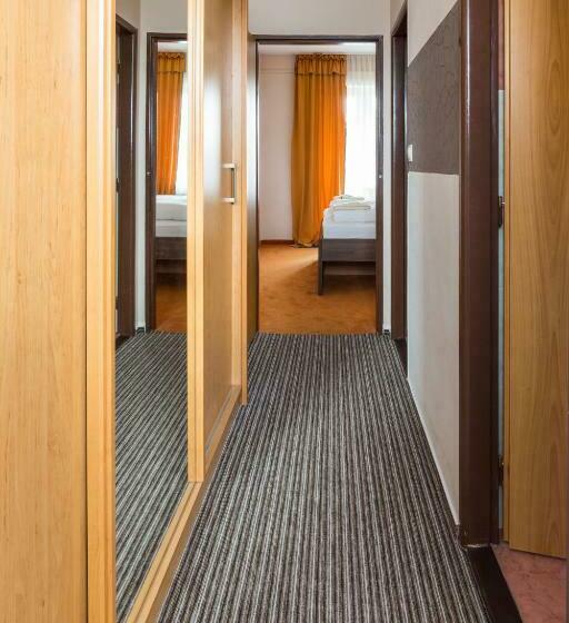 Люкс 2 Спальни, Bed & Breakfast Hotel Perla