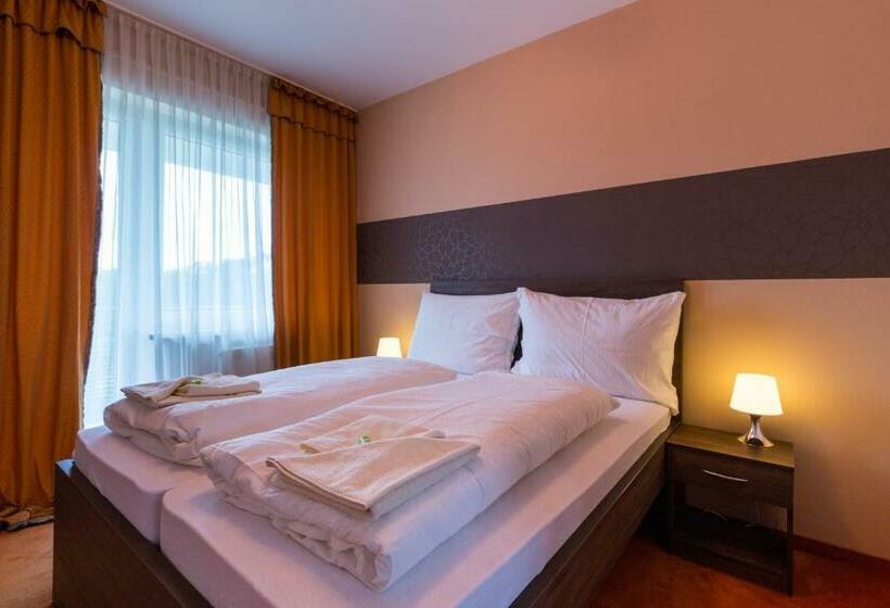 Люкс 2 Спальни, Bed & Breakfast Hotel Perla