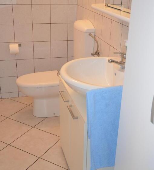 اتاق استاندارد, H2o Hostel