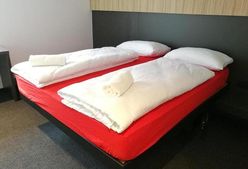 اتاق اکونومی, H2o Hostel