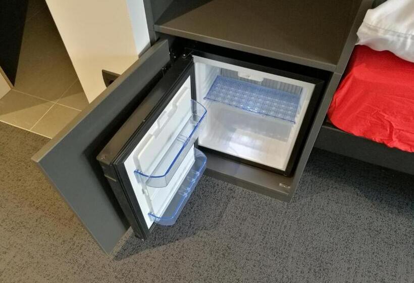 اتاق اکونومی, H2o Hostel