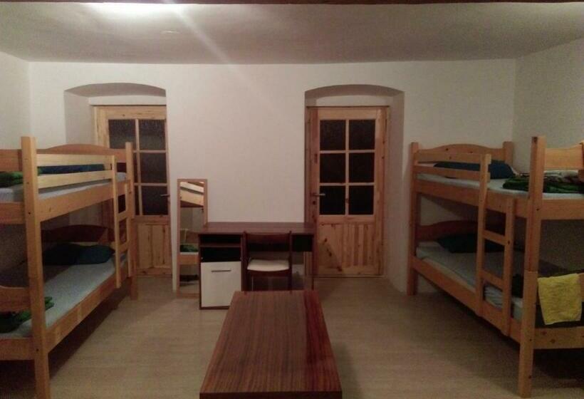 تختخواب در اتاق مشترک, Hostel Sleeping Beauty