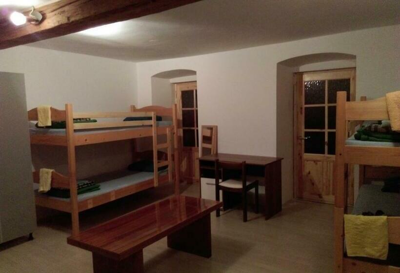 تختخواب در اتاق مشترک, Hostel Sleeping Beauty