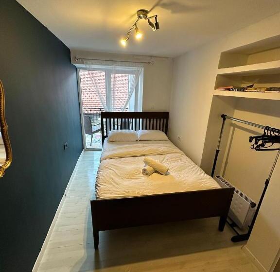 اتاق استاندارد با بالکن, Hostel Sleeping Beauty