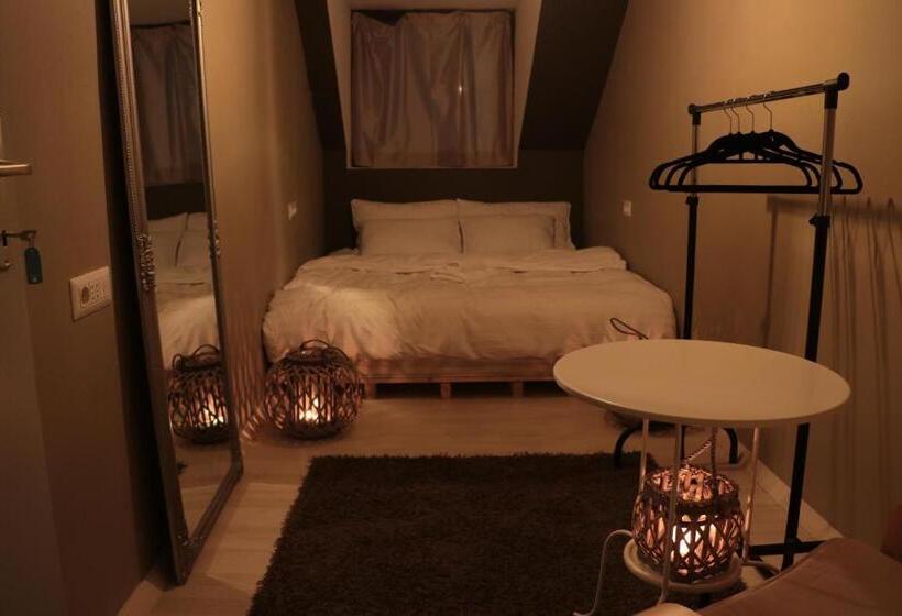 Standard room with outdoor bath, Hostel Sleeping Beauty