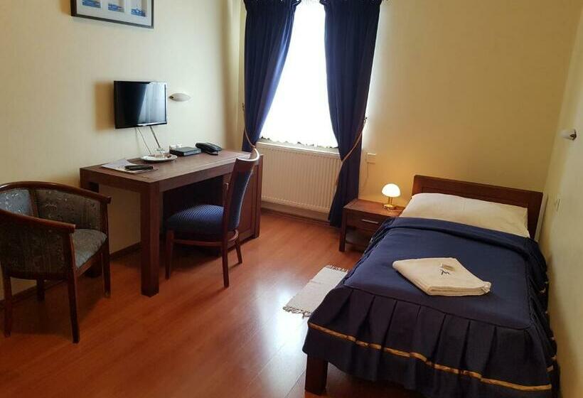 Номер Стандарт, Amalia