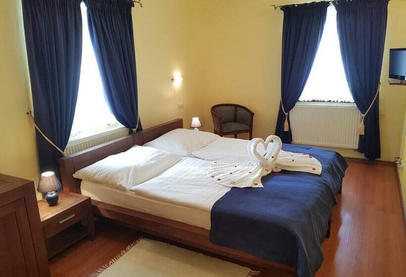 Номер Стандарт Трехместный, Amalia