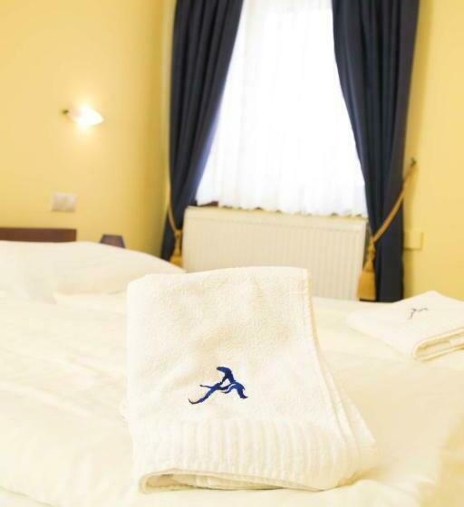 Номер Стандарт Трехместный, Amalia