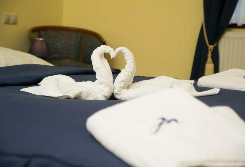 Номер Стандарт Трехместный, Amalia