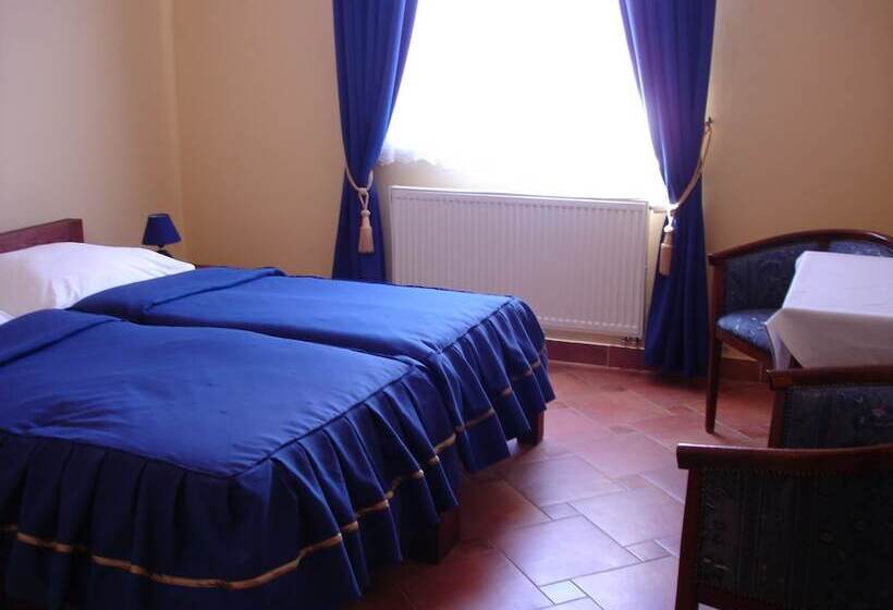 Номер Стандарт Трехместный, Amalia